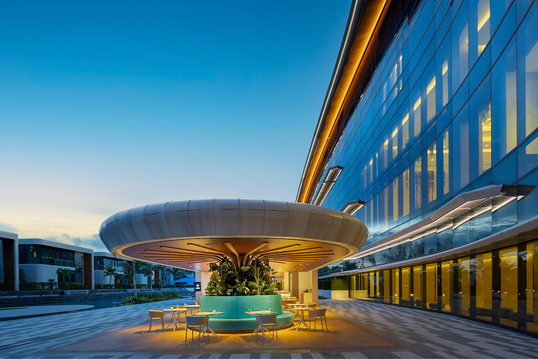 Dusit Thani Laguna סינגפור מראה חיצוני תמונה The "Tree" at the heart of the campus