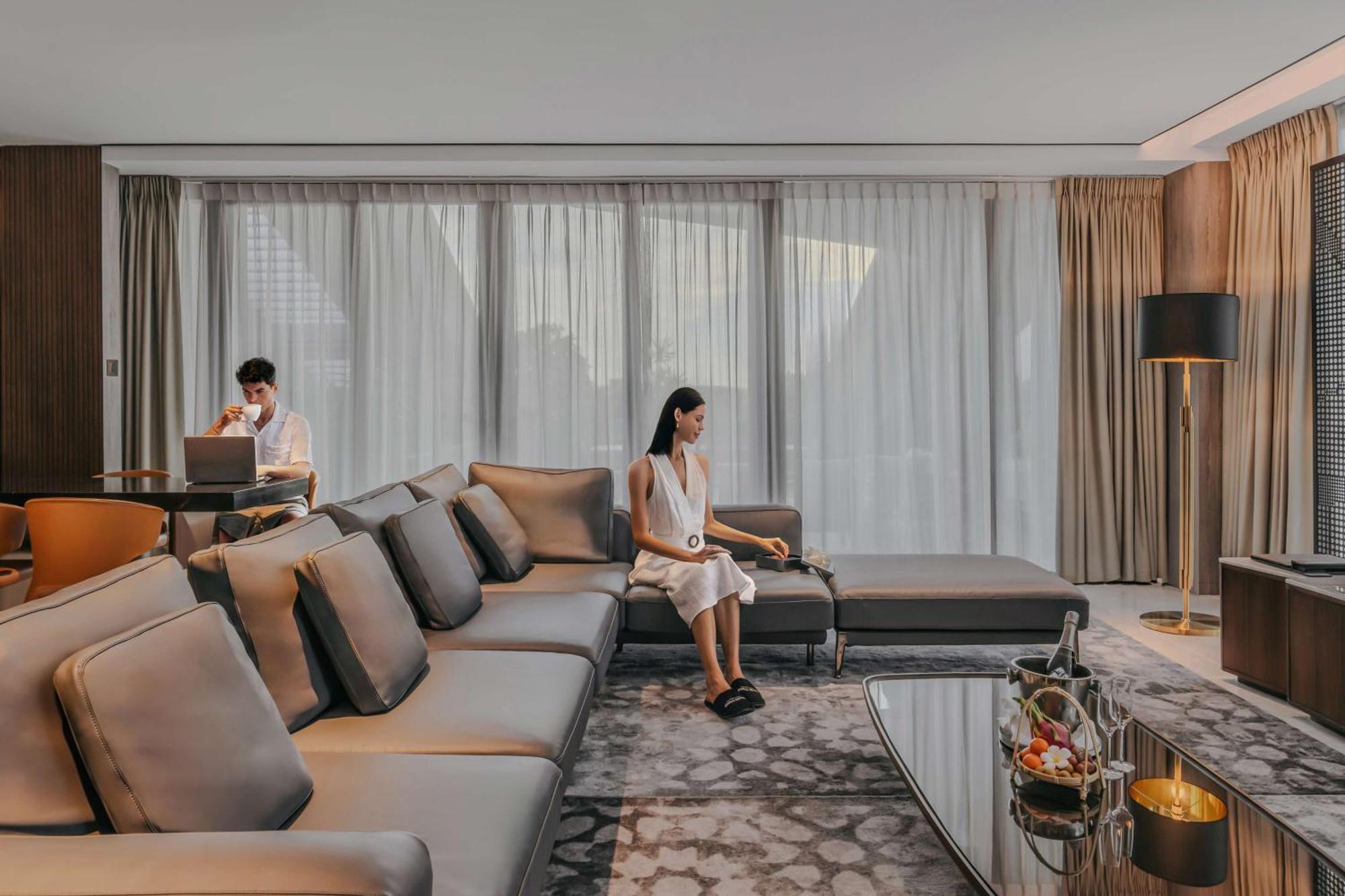 Dusit Thani Laguna סינגפור מראה חיצוני תמונה The living room of a three-bedroom suite